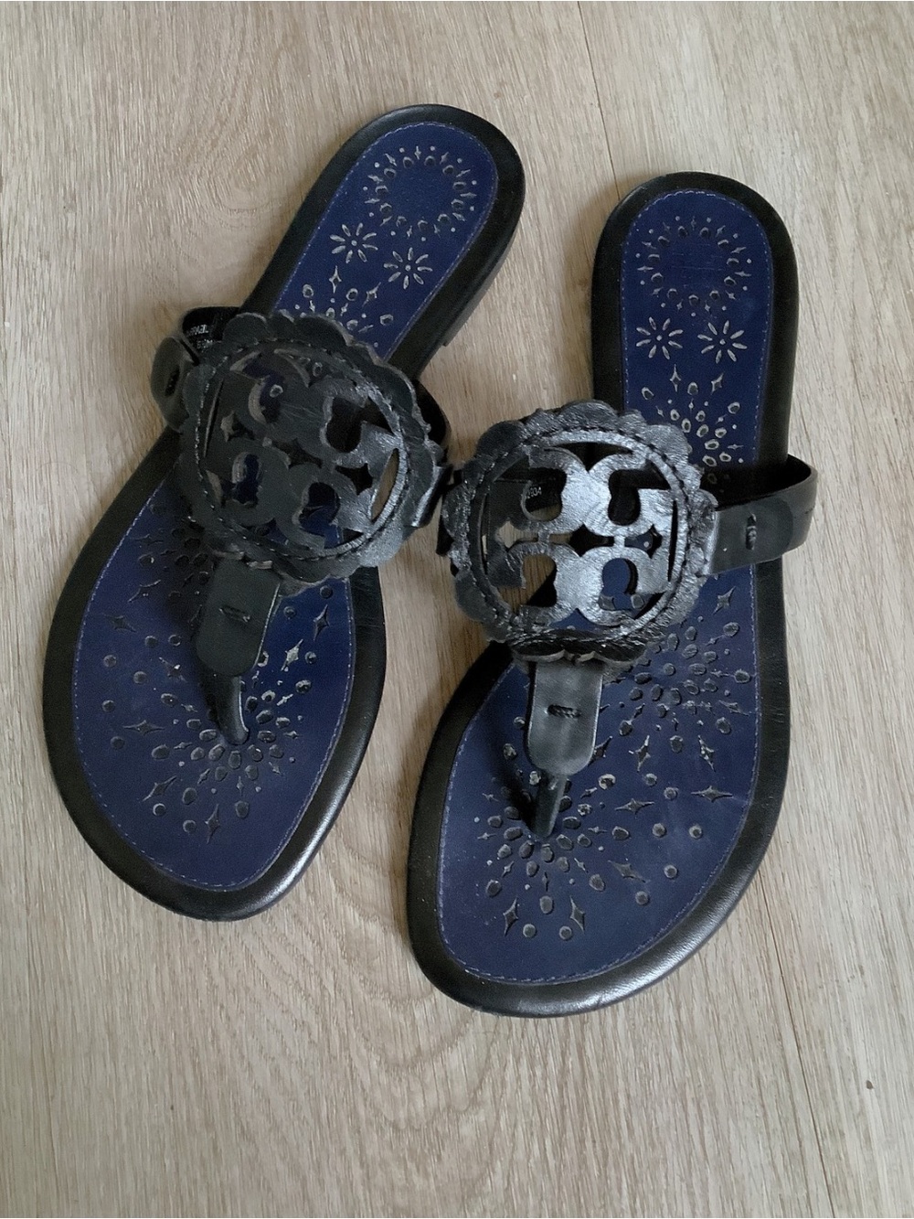 Tory Burch Miller Scallop Sandals, Black/Navy, Size 5.5M